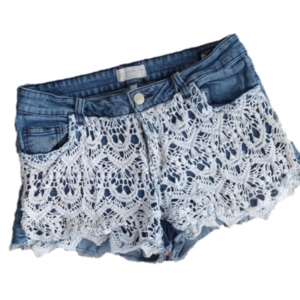 URBAN Heritage size 7 lace overlay denim jean shorts